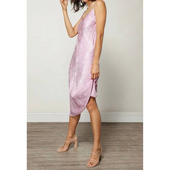NEW LINE AND DOT kylee satin sleep dress in lavander - Picture 2 of 3